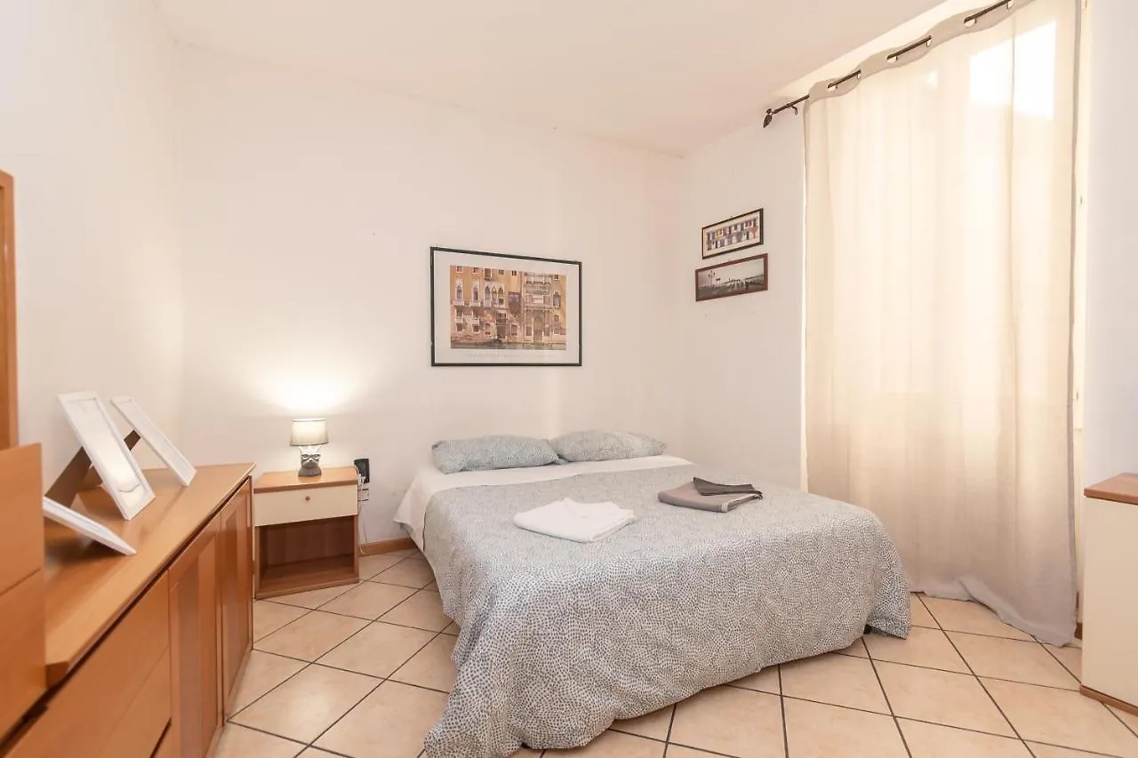 Appartamento Piazza Vittoria Monolocale - Affitti Brevi Italia Brescia 0*,