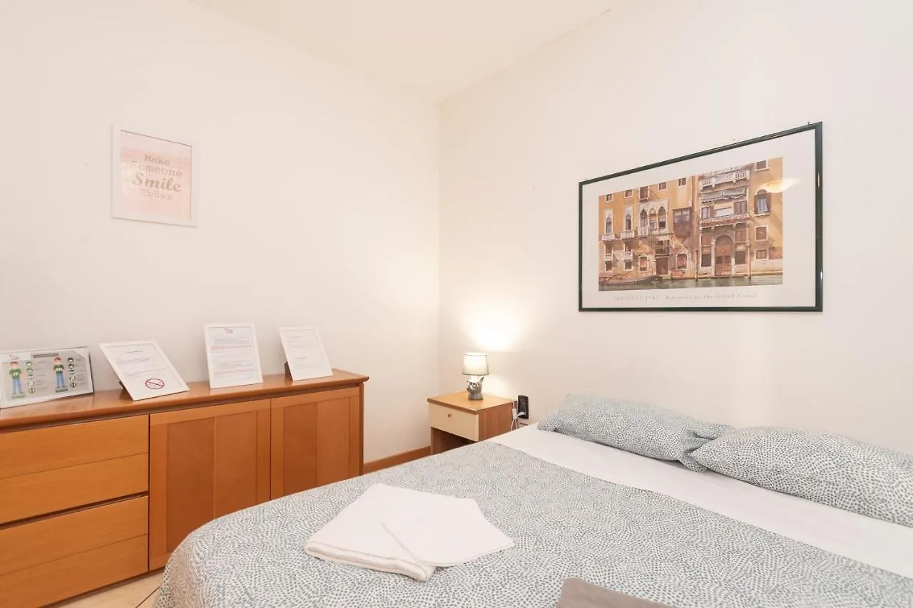 Appartamento Piazza Vittoria Monolocale - Affitti Brevi Italia Brescia Apartment